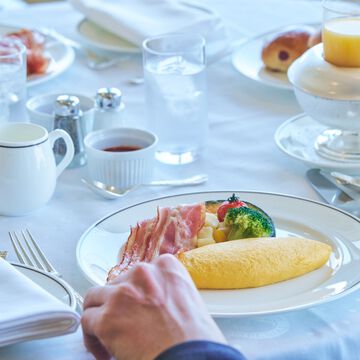 大阪 宿泊券  特別階インペリアルフロア デラックス（禁煙フロア）（朝食付）
