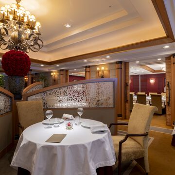 2店舗からお選びいただける帝国ホテル 東京 ディナー券（ワンドリンク付 ）