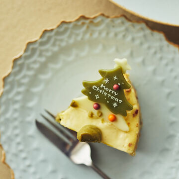 ピスタチオといちごのババロアケーキ ピスフレサ